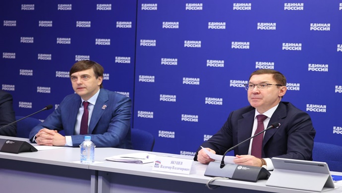 Birleşik Rusya’nın bölgelerdeki temsilcileri: Sermaye onarım programı ülke genelindeki eğitim kurumlarına yeni bir hayat veriyor