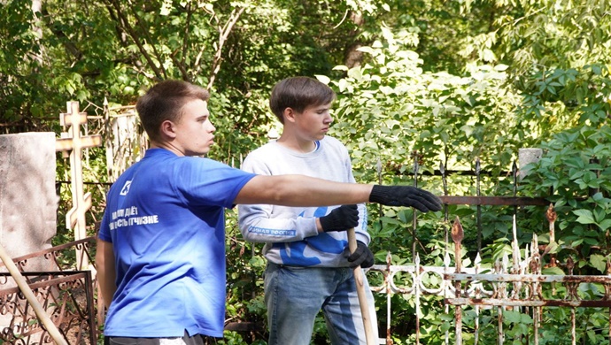 Samara’da Birleşik Rusya aktivistleri, kahraman yurttaşların anısını onurlandırdı