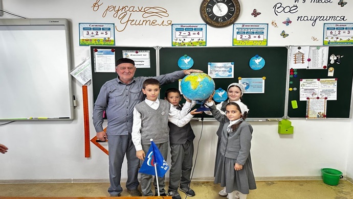 «Единая Россия» организовала в школах Чечни тематические уроки в преддверии Международного дня мира