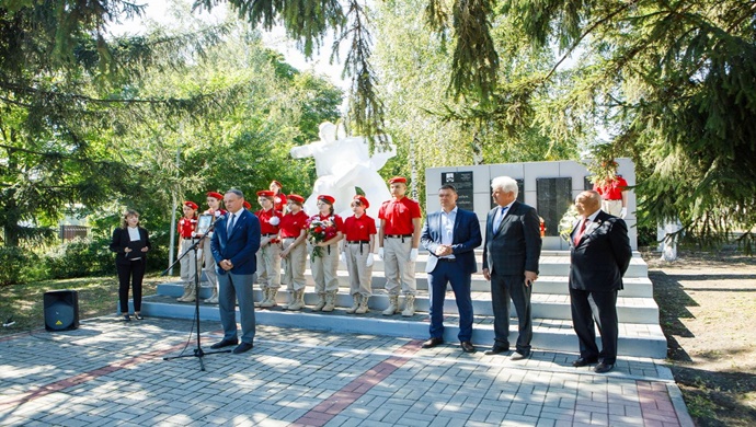 Voronej bölgesinde Birleşik Rusya aktivistleri, II. Dünya Savaşı’nın son savaşına katılan bir kişinin anısını onurlandırdı