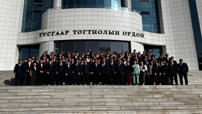 Birleşik Rusya Genç Muhafızları heyeti, Moğolistan Halk Partisi ve Moğolistan Sosyal Demokrat Gençlik Birliği (SDMU) liderleriyle Ulan Batur’da bir araya geldi.