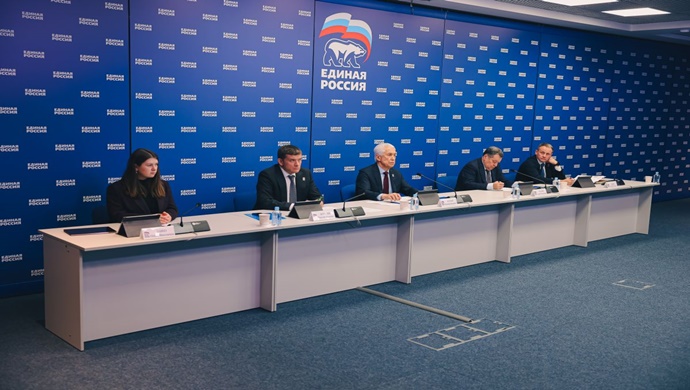 Birleşik Rusya, bütçenin ikinci okumasında sosyal açıdan önemli alanlara daha fazla fon ayrılmasını sağlayacak.