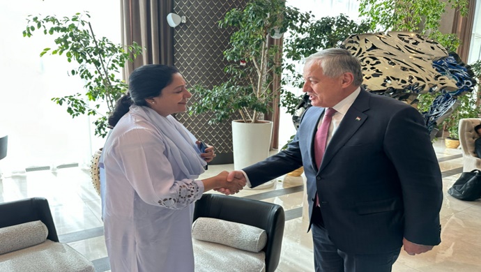 Tacikistan Dışişleri Bakanı’nın Pakistan Federal Eğitim ve Mesleki Eğitim Devlet Bakanı ile görüşmesi