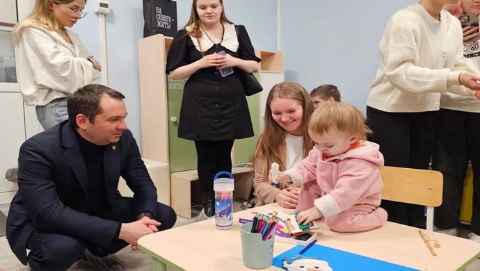 Birleşik Rusya’nın desteğiyle Murmansk Arktik Üniversitesi’nde bir anne ve çocuk odası açıldı