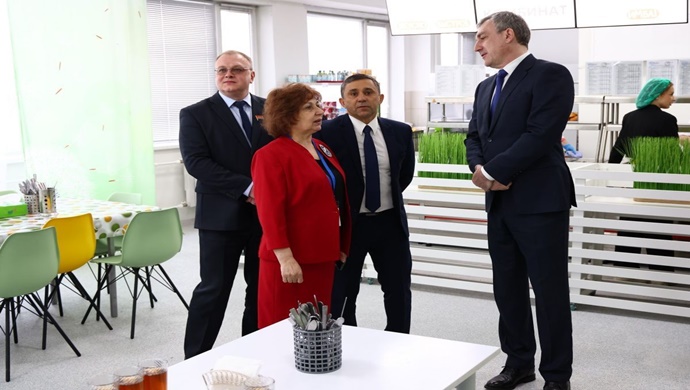 Birleşik Rusya’nın girişimiyle Amur Bölgesi, okul kantinleri oluşturma programını genişletecek