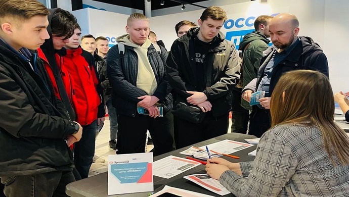 “Birleşik Rusya ile Kariyerim” parti projesi, Udmurtia’da yaşayan binlerce kişinin iş bulmasına yardımcı oldu