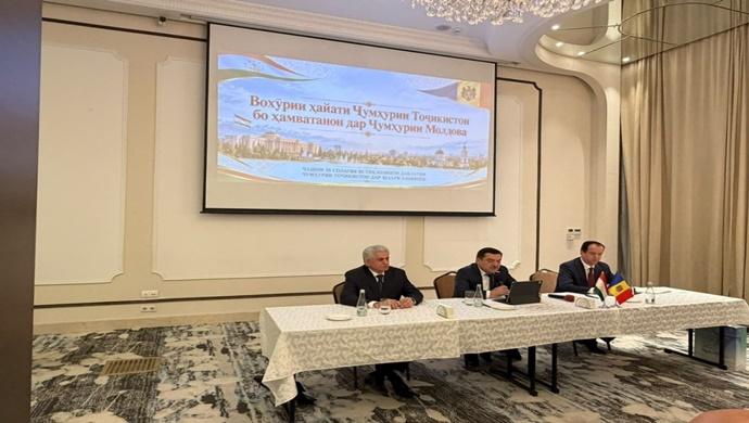Meeting with citizens of Tajikistan in the Republic of Moldova